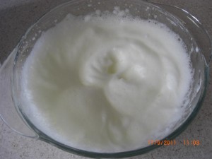 bogurtlen-soslu-cheesecake-tarifi-3