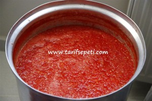 evde-domates-konservesi-tarifi-2